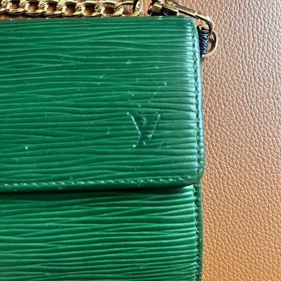 Louis Vuitton Green Epi Long Wallet  includes wallet insert & unbranded chain. - Picture 2 of 9